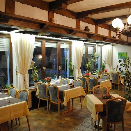 Zum Diemeltal Penzion