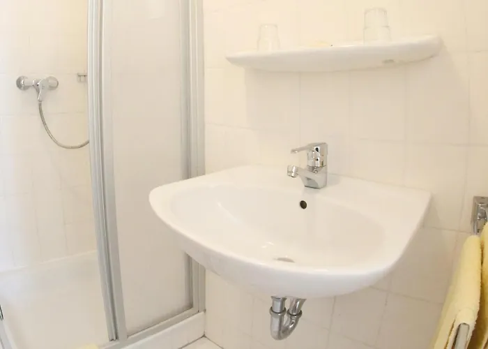 Gæstehus Zum Diemeltal 3*