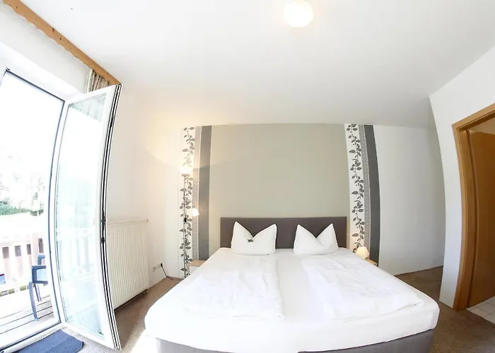 Gæstehus Zum Diemeltal 3*